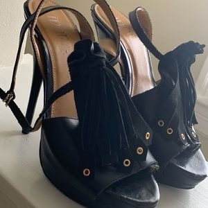 Suede fringe party pumps - enough said! Gorgeous!